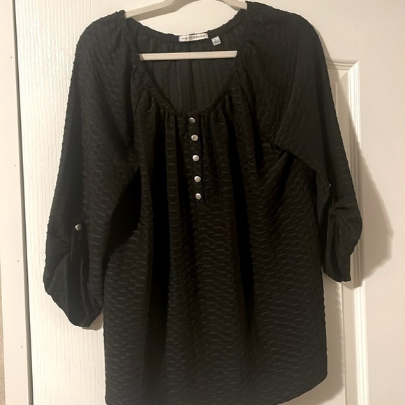 Ladies LG 3/4 sleeve top​ - Picture 1 of 4